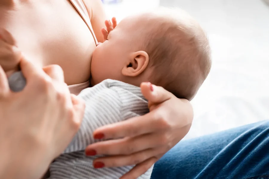 Aanleggen bij borstvoeding | YummyMummy